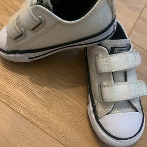 Converse Chuck Taylor All Star 2V Winter Glitter Ox- Toddler Girls Size 6